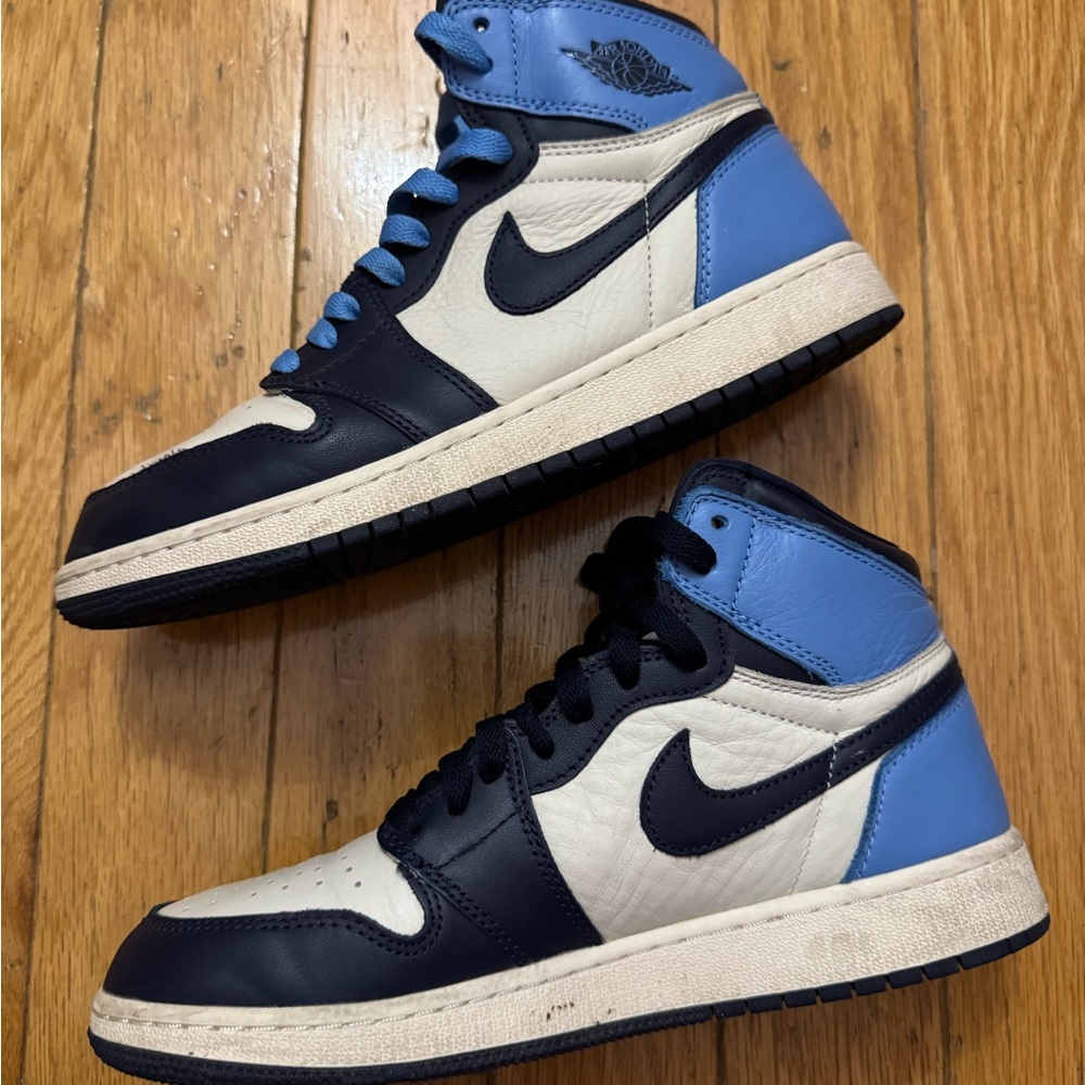 Grade school Air Jordan retro 1 “Obsidian UNC”